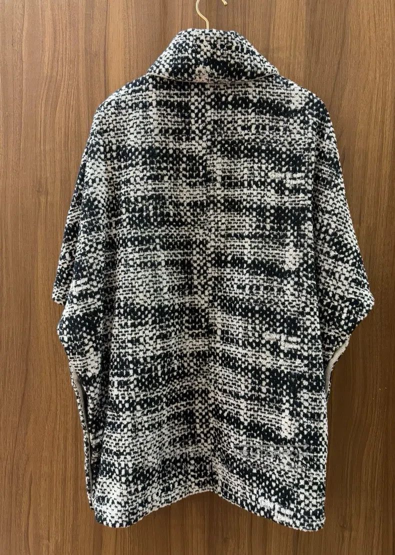 Chanel Chanel Black and white plaid cloak jacket Size XS / US 0-2 / IT 36-38 - 2 Thumbnail