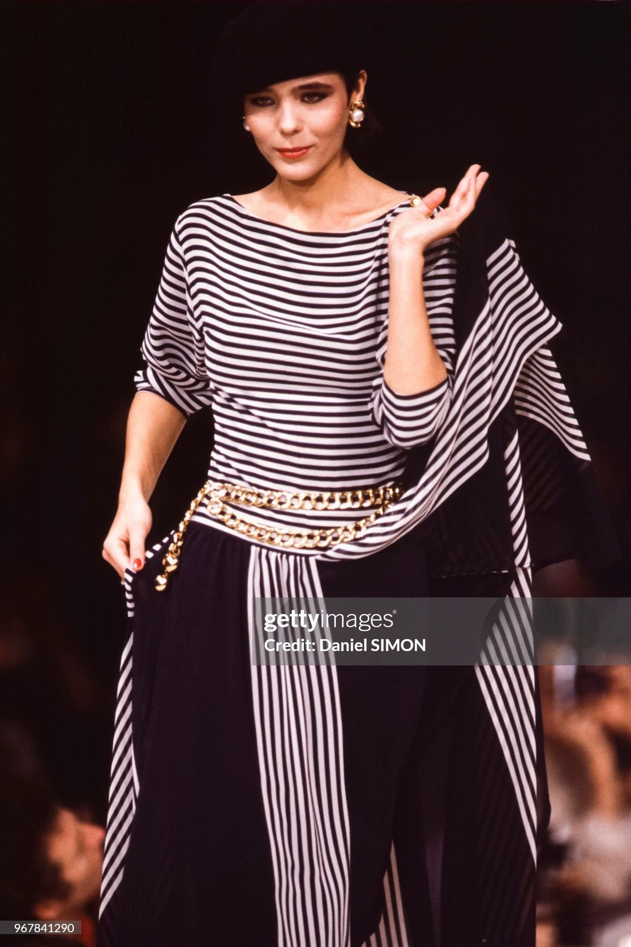 Chanel Chanel 1985 Vintage Runway Gold Ball Belt Size ONE SIZE - 8 Thumbnail