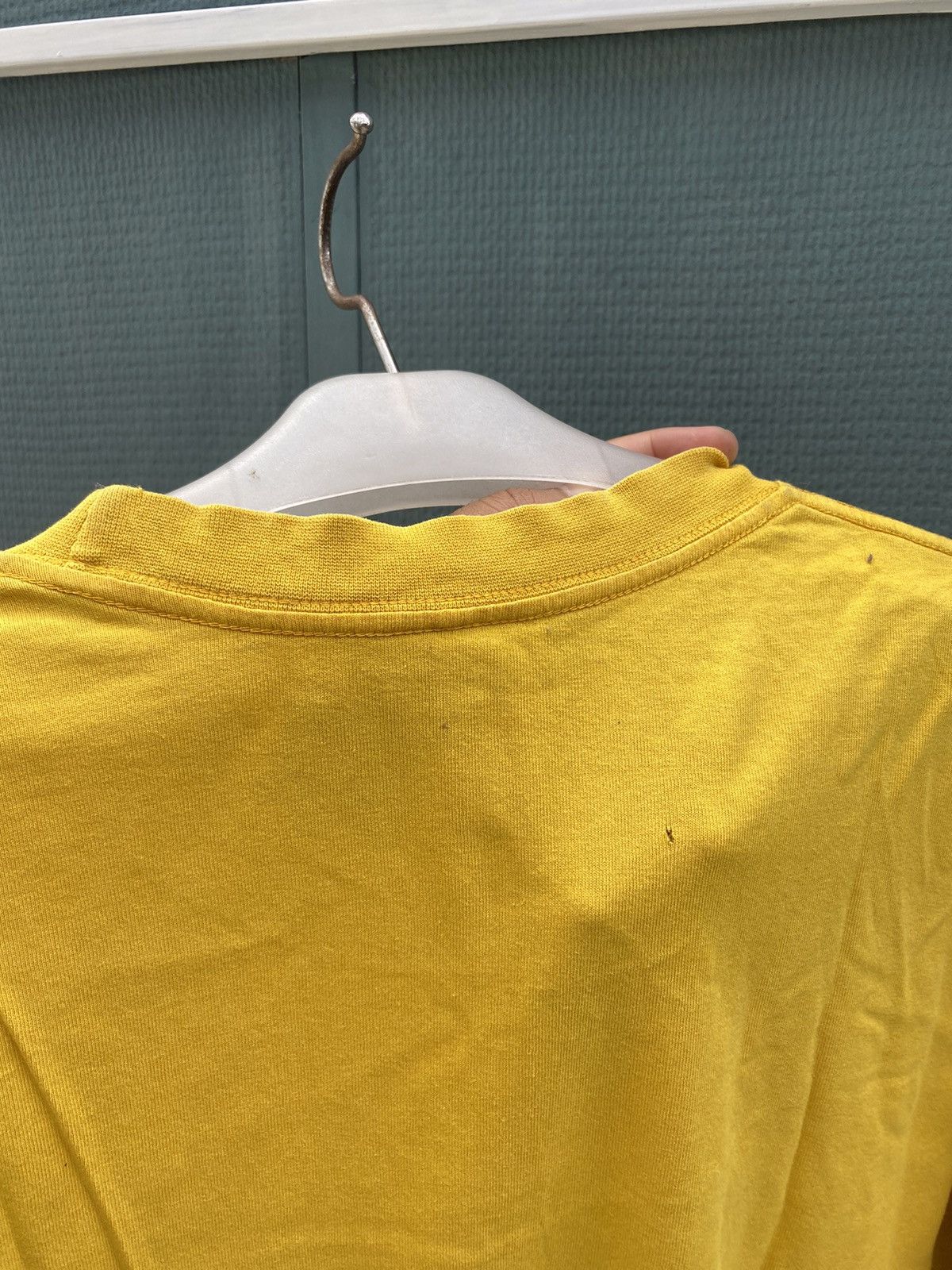 Nike × Vintage 💸NEED GONE💸Vintage thrashed nike center yellow tee Size US L / EU 52-54 / 3 - 6 Thumbnail