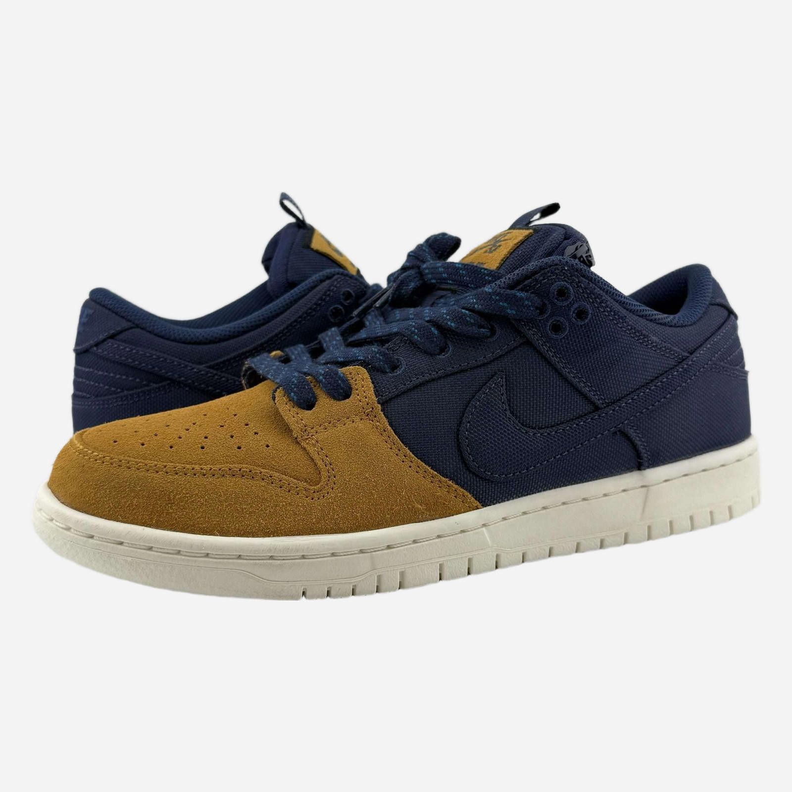 Nike Nike SB Dunk Low Pro Backpack US 8 New with Box DX6775-400 Size US 8 / EU 41 - 1 Thumbnail
