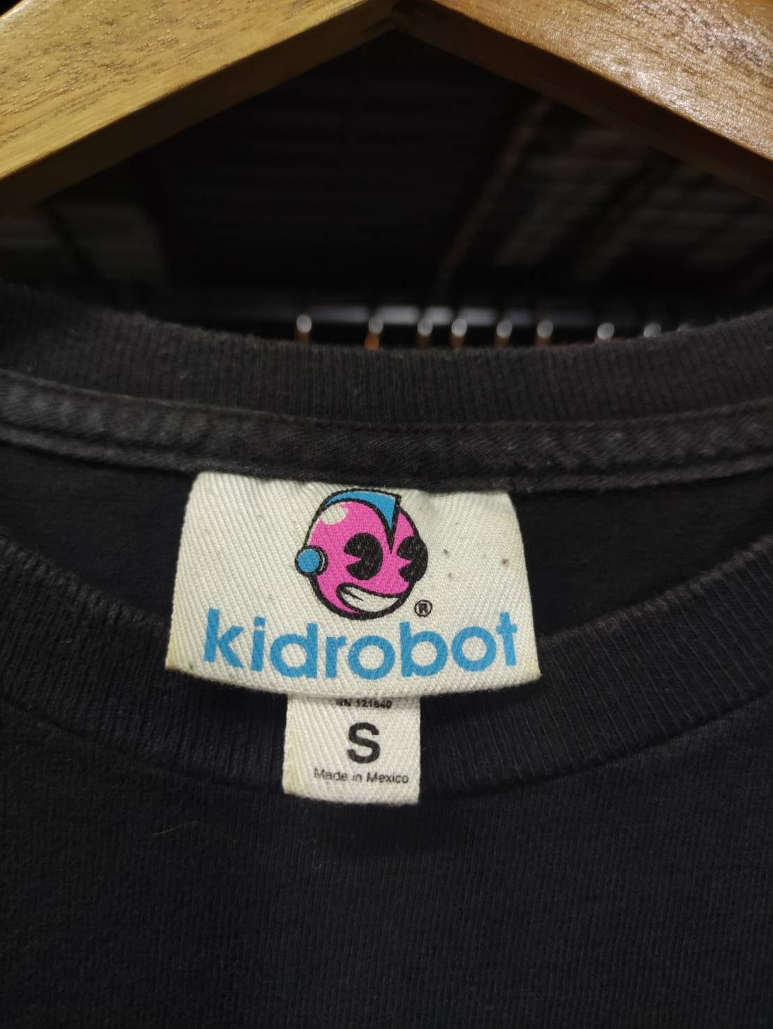 Kid Robot Kid Robot " Robot Head " Logo Metallic Screen Print T-Shirt Size US M / EU 48-50 / 2 - 4 Thumbnail