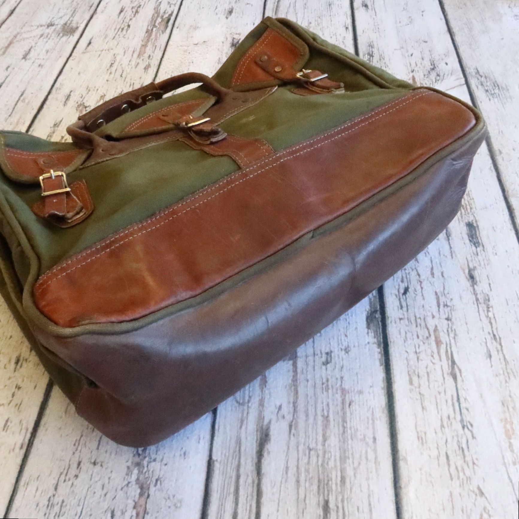 Orvis VINTAGE The Orvis Company Battenkill Leather and Green Canvas Duffle Travel Bag - Men - Green - Canvas - Bag Size ONE SIZE - 7 Thumbnail