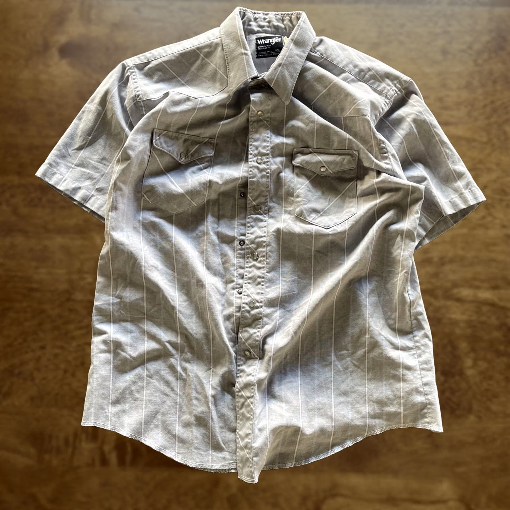 Wrangler VINTAGE Wrangler Western Shirt Mens XL Gray Stripe Short Sleeve Snap Button Up Size US XL / EU 56 / 4 - 1 Thumbnail