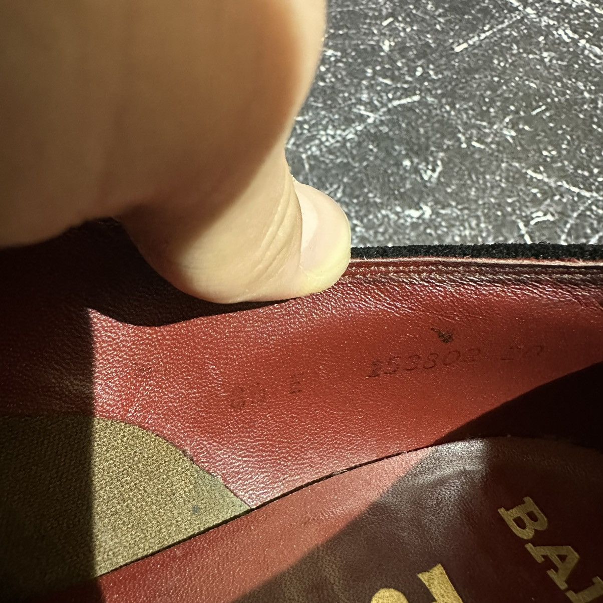 Bally Bally Switzerland Vintage men’s suede loafers 8.5size Size US 8.5 / EU 41-42 - 14 Thumbnail