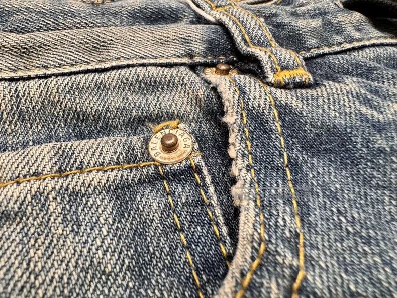 Balenciaga Balenciaga size XS Drawstring Destroyed Washed Baggy Jeans Size US 27 - 4 Thumbnail