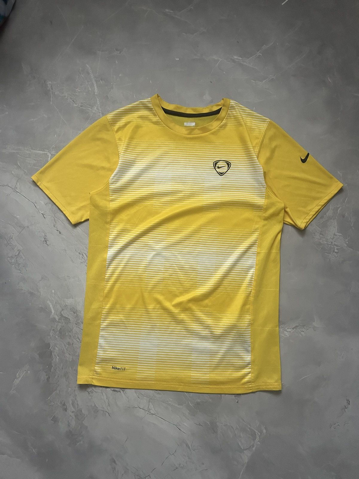 Nike Vintage Nike Total Drill Y2K Jersey T-Shirt Size US M / EU 48-50 / 2 - 1 Thumbnail