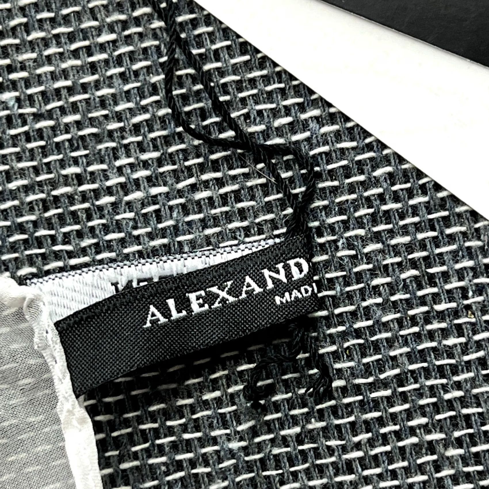 Alexander McQueen Alexander McQueen Skull Print Silk Scarf Black White Gothic Made in Italy Size ONE SIZE - 5 Thumbnail