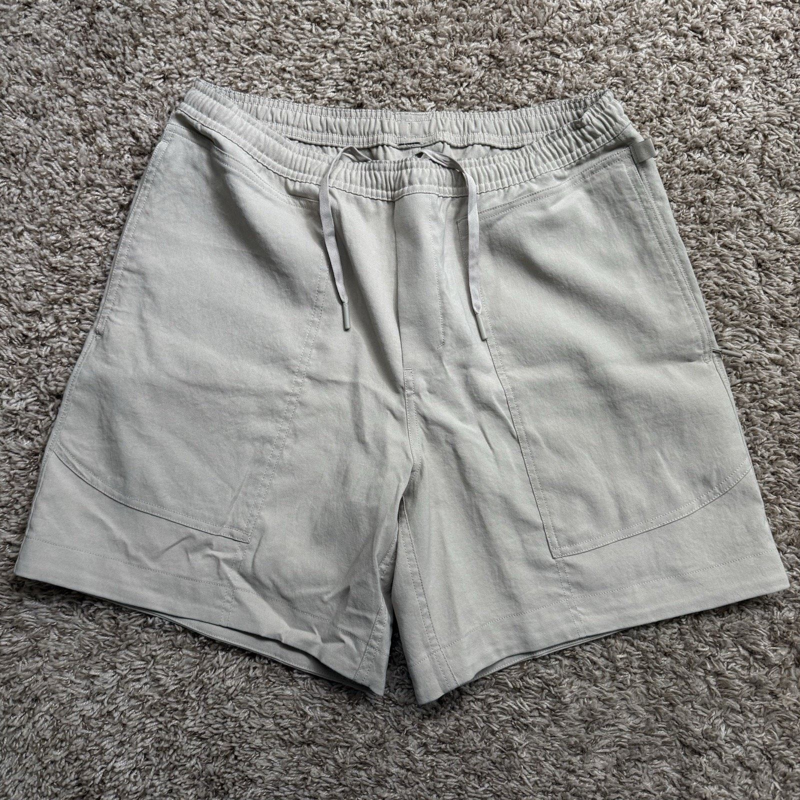 Lululemon LuluLemon Relaxed Fit Pull On Short Light Woven 6” Inseam Size US 32 / EU 48 - 1 Thumbnail