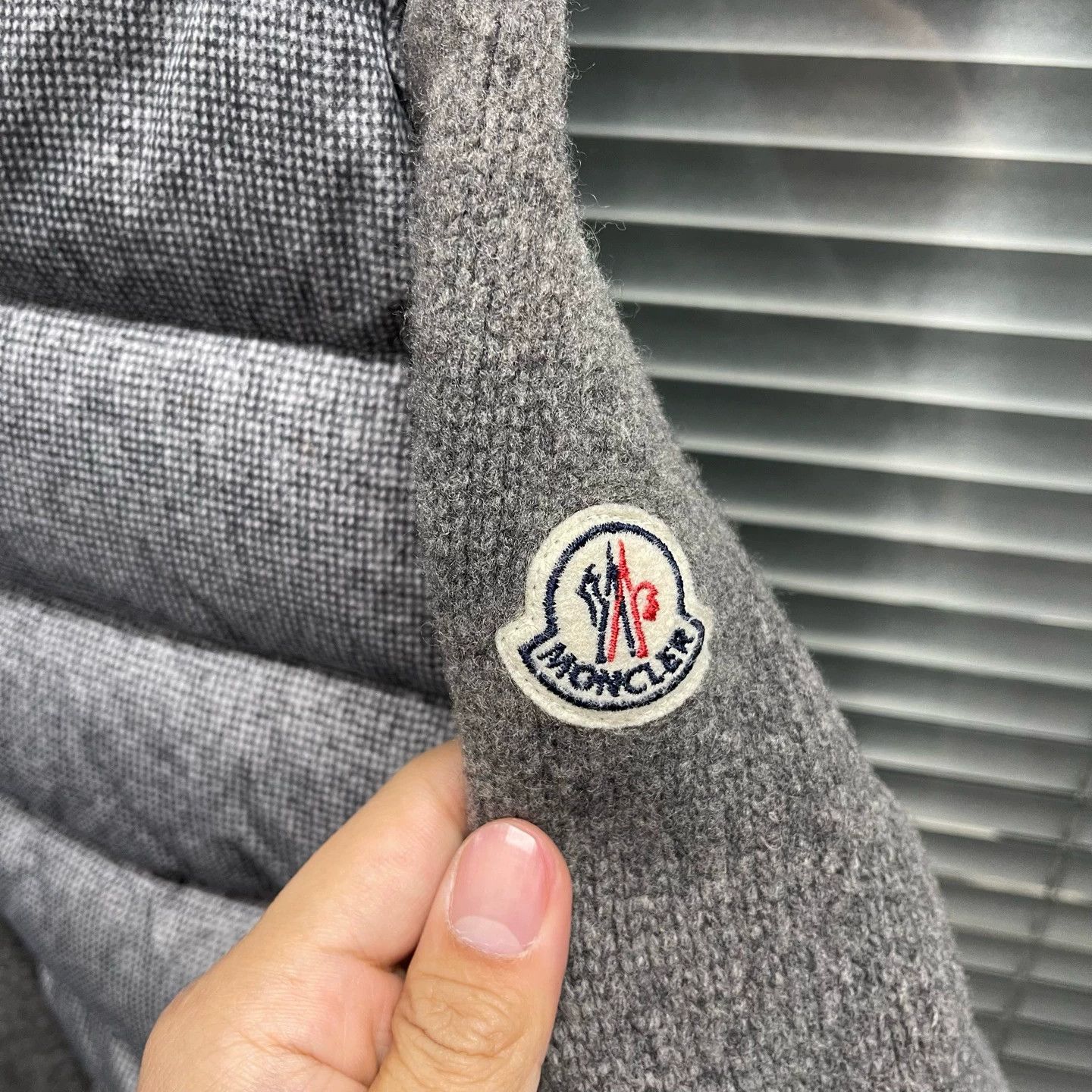 Moncler Moncler Mist Gray Colorblocked Armband Puffer Jacket XL Size XL / US 12-14 / IT 48-50 - 3 Thumbnail