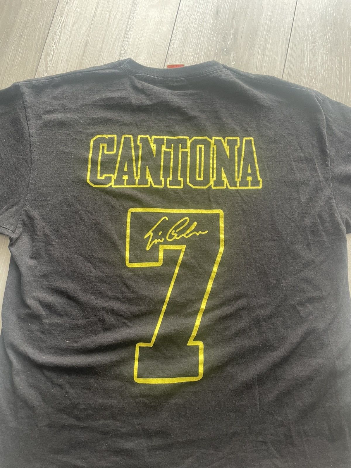 Other “Manchester United Retro Cantona T-Shirt – Classic Fan Tee” Size US L / EU 52-54 / 3 - 9 Thumbnail