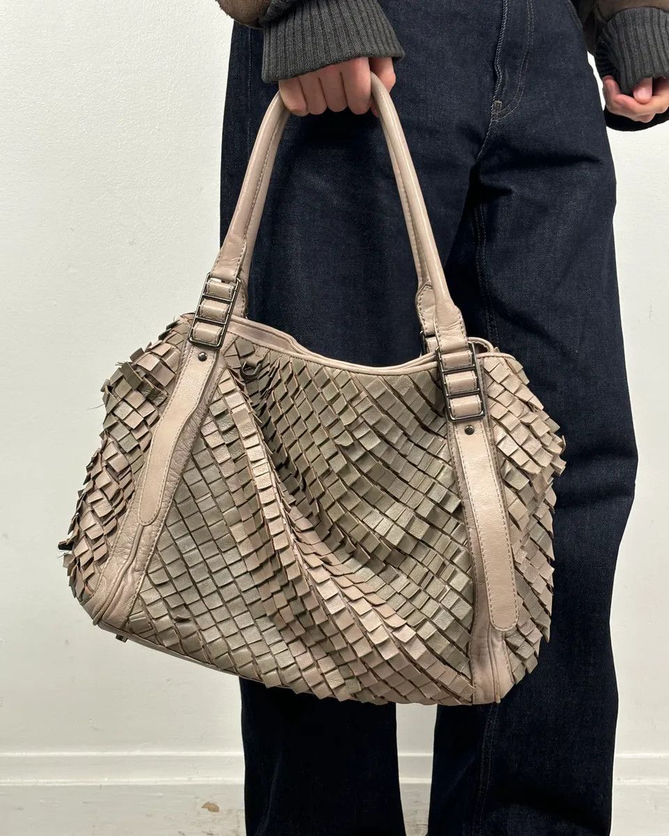 Burberry Burberry Grey Leather Textured Handle Bag Size ONE SIZE - 1 Thumbnail