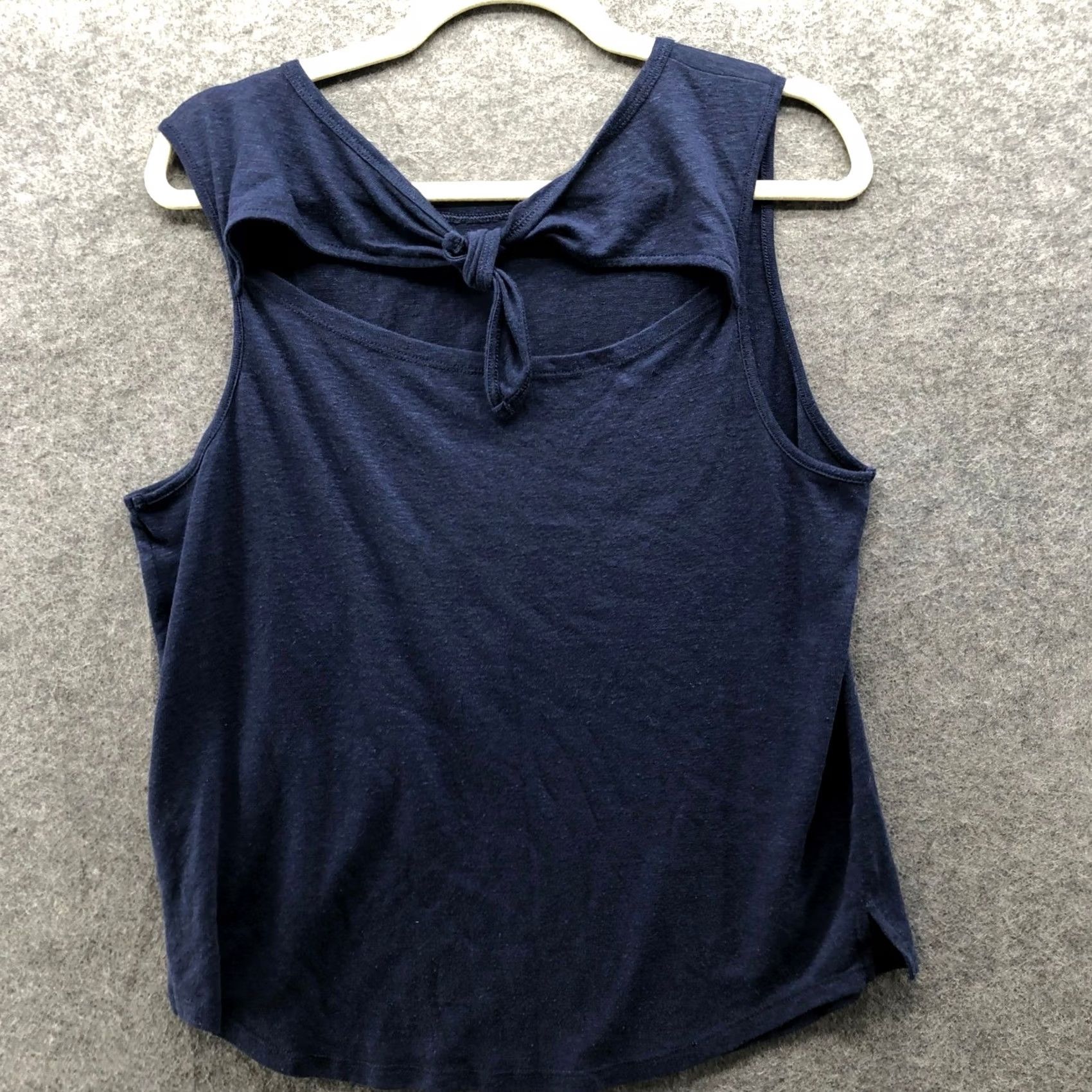 Old Navy Old Navy Linen Blend Tank Top Womens M Tie Back Navy Blue Crewneck Sleeveless Casual Summer Modern Basic Shirt Womens M blue Tie-back tank Size M / US 6-8 / IT 42-44 - 2 Thumbnail