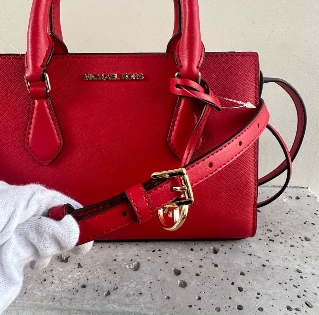 Michael Kors NWT Michael Kors Sheila Small Faux Saffiano Leather Satchel Size ONE SIZE - 10 Thumbnail