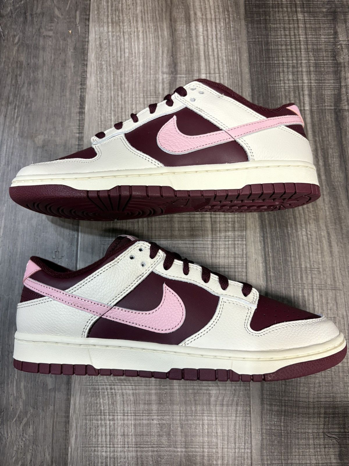 Nike Nike Dunk Low Premium Valentines Day size 9 Size US 9 / EU 42 - 3 Thumbnail
