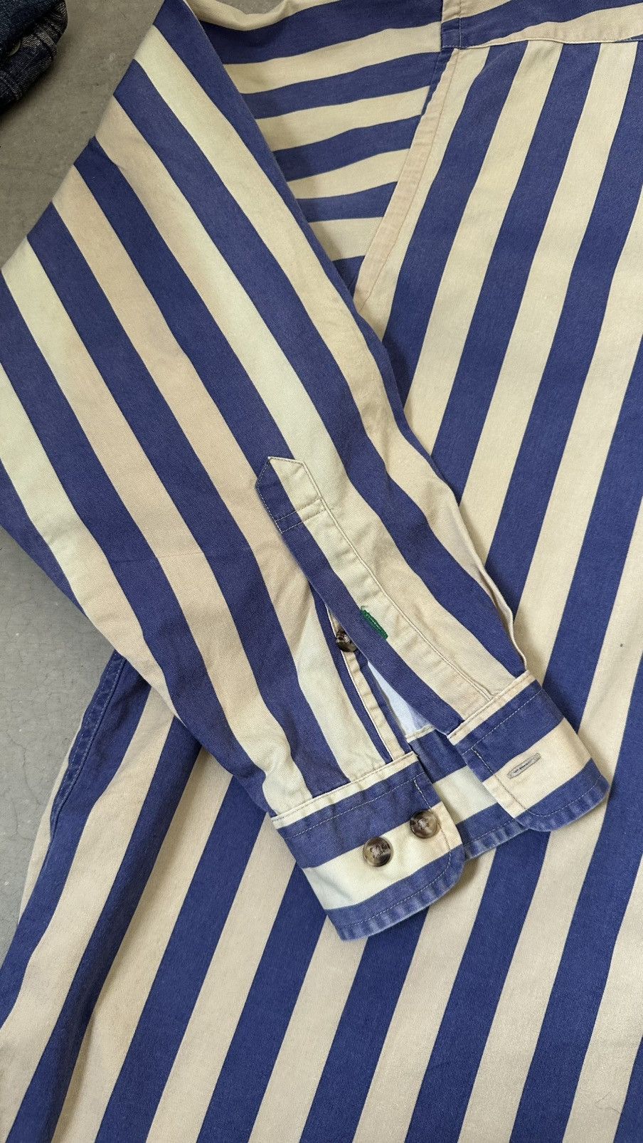 Tommy Hilfiger VINTAGE TOMMY HILFIGER STRIPES SHIRT Size US XL / EU 56 / 4 - 4 Thumbnail