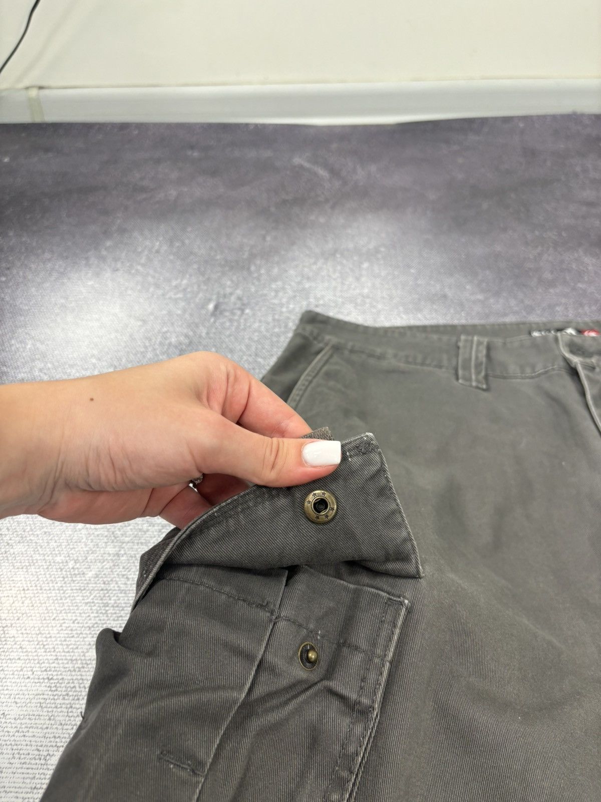 Quiksilver Vintage Quiksilver 2000s Y2K Gray Utility Baggy Cargo Shorts Size US 34 / EU 50 - 5 Thumbnail