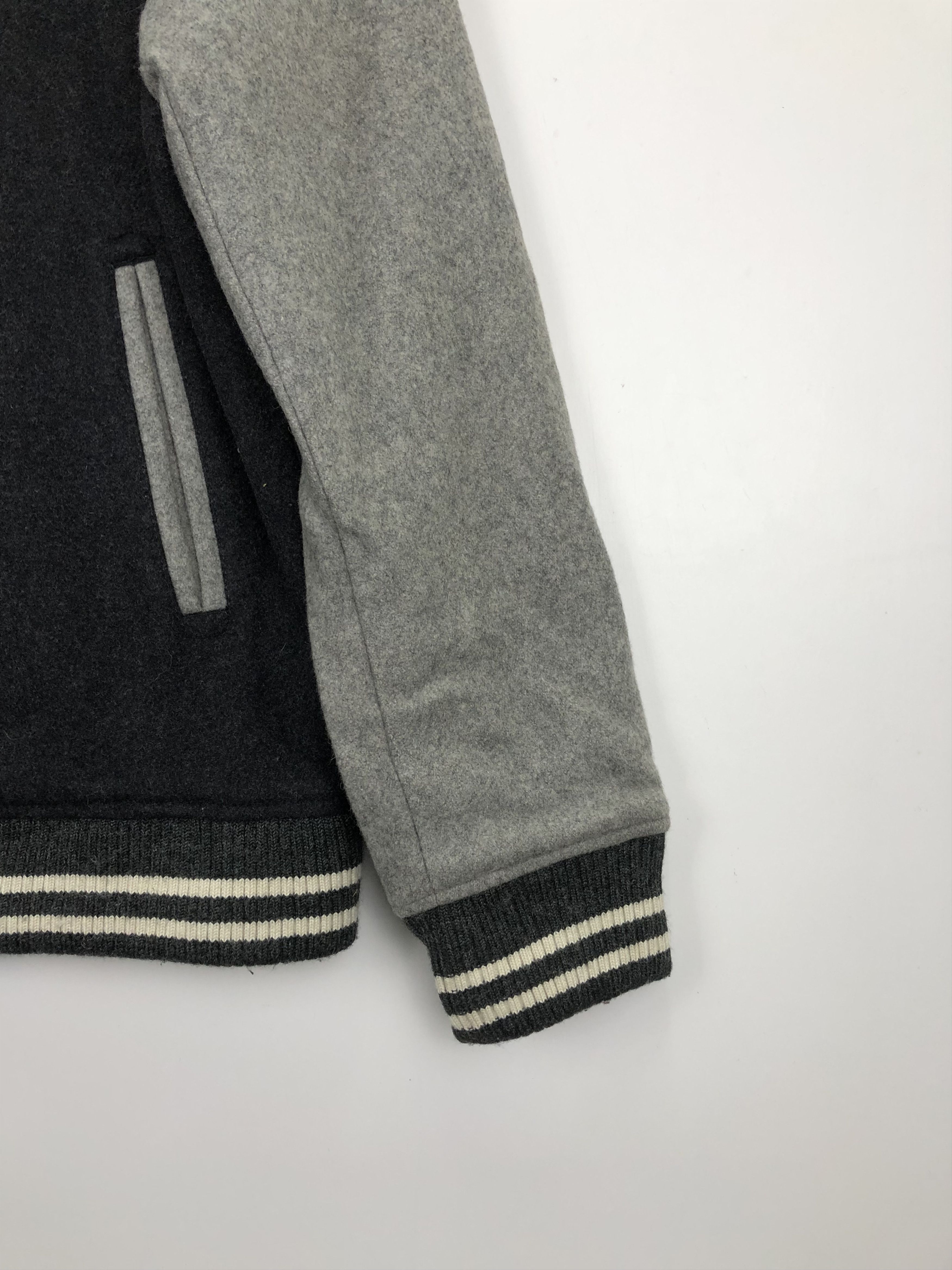 Japanese Brand Vintage Japanese Brand Beams Wool Varsity Jacket V0334 Size US S / EU 44-46 / 1 - 5 Thumbnail