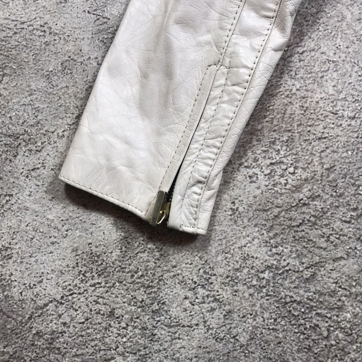 Vintage Vintage 90s Y2K Cropped Leather Jacket Cream Preppy Faded S Size S / US 4 / IT 40 - 7 Thumbnail
