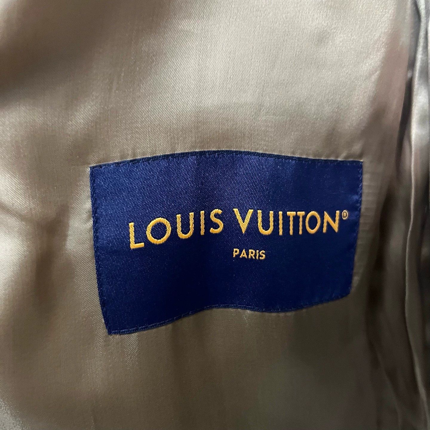 Louis Vuitton louis vuitton beige logo zip long sleeve jacket Size US XXL / EU 58 / 5 - 3 Thumbnail