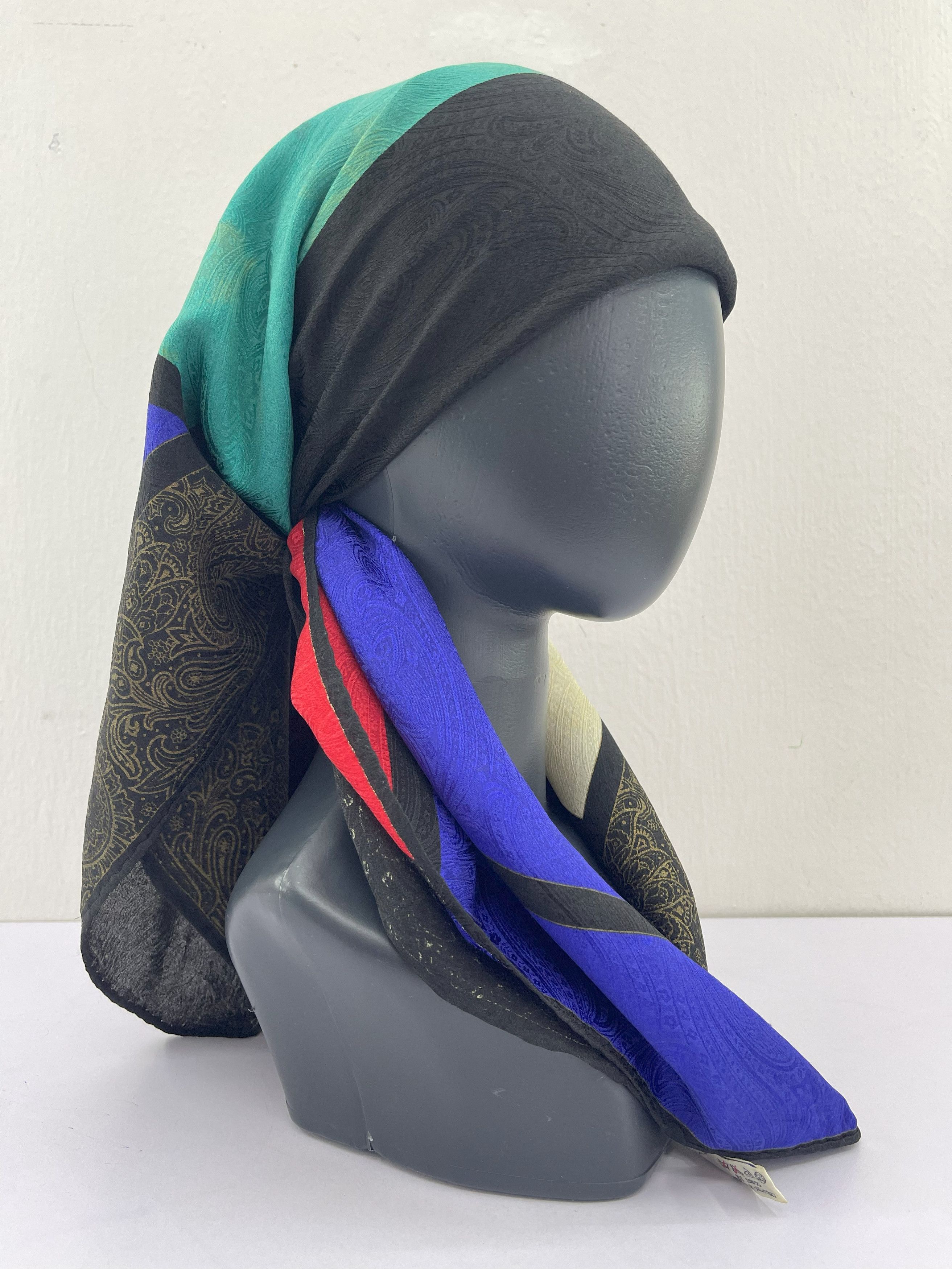 Yves Saint Laurent Vintage Yves Saint Laurent - S7004 Size ONE SIZE - 2 Thumbnail
