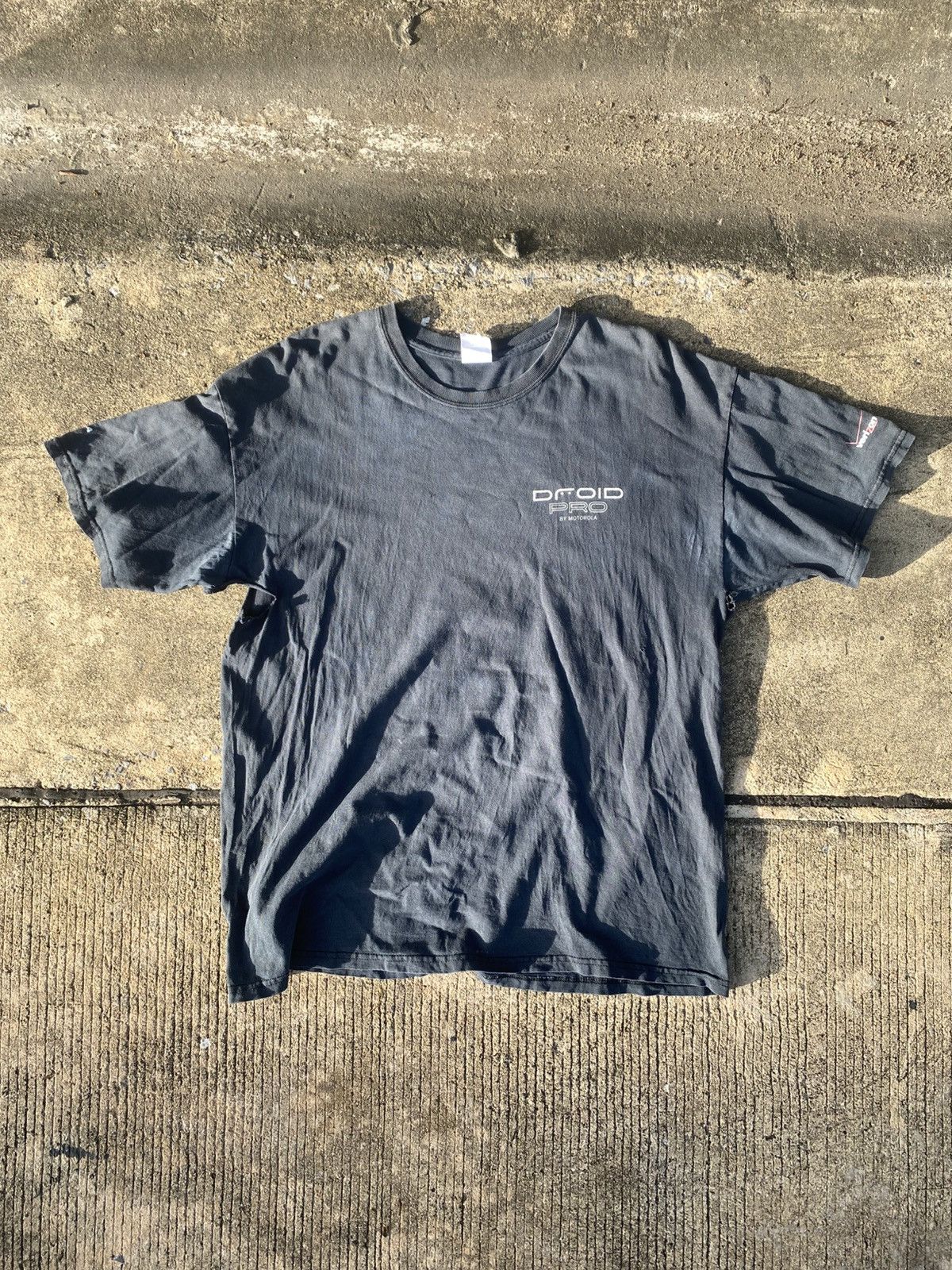 Vintage Motorola Droid Pro promo tee Size US XL / EU 56 / 4 - 2 Thumbnail