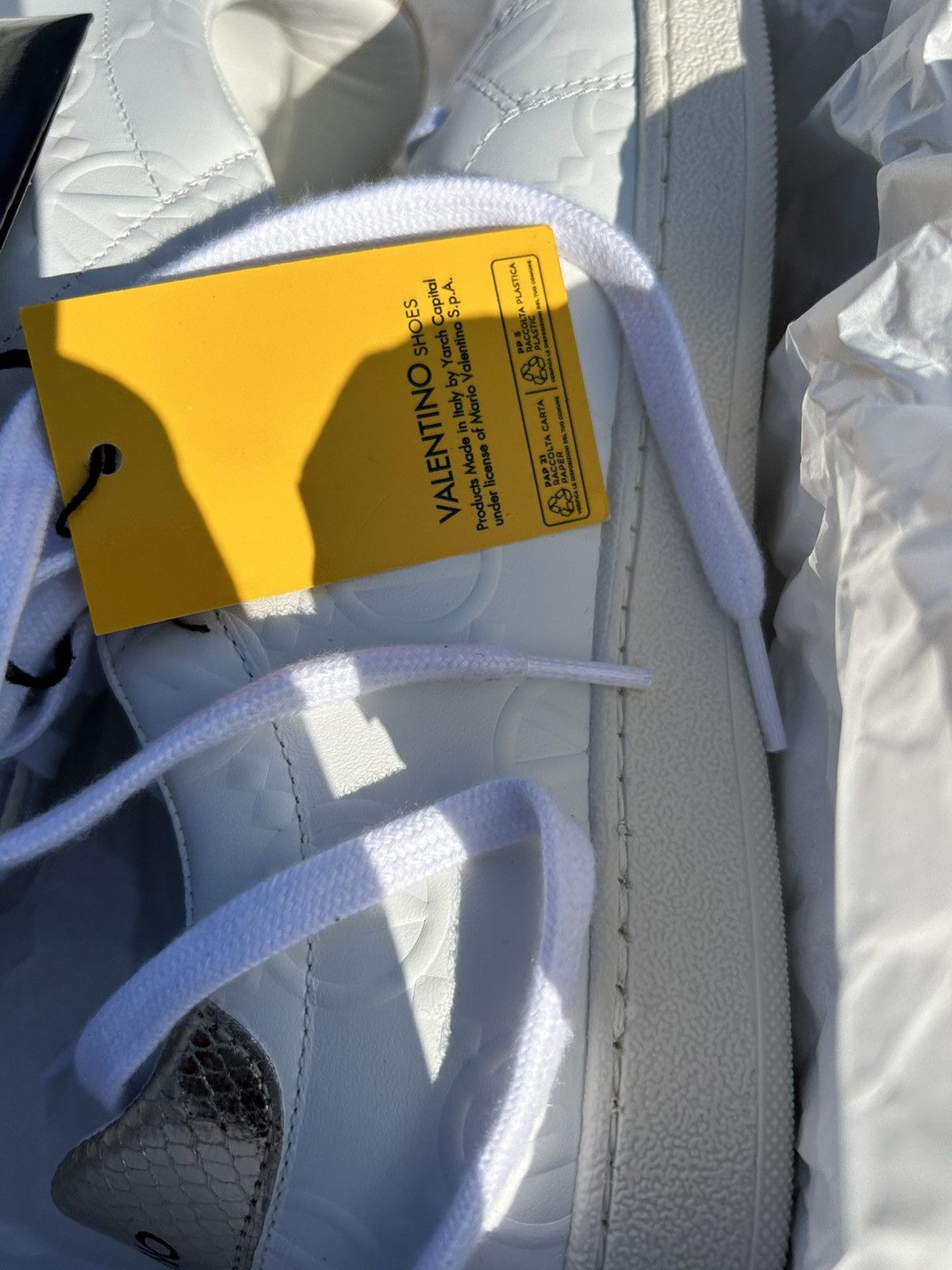 Mario Valentino Valentino White Sneakers with Cream Detail Size US 9 / IT 39 - 4 Thumbnail