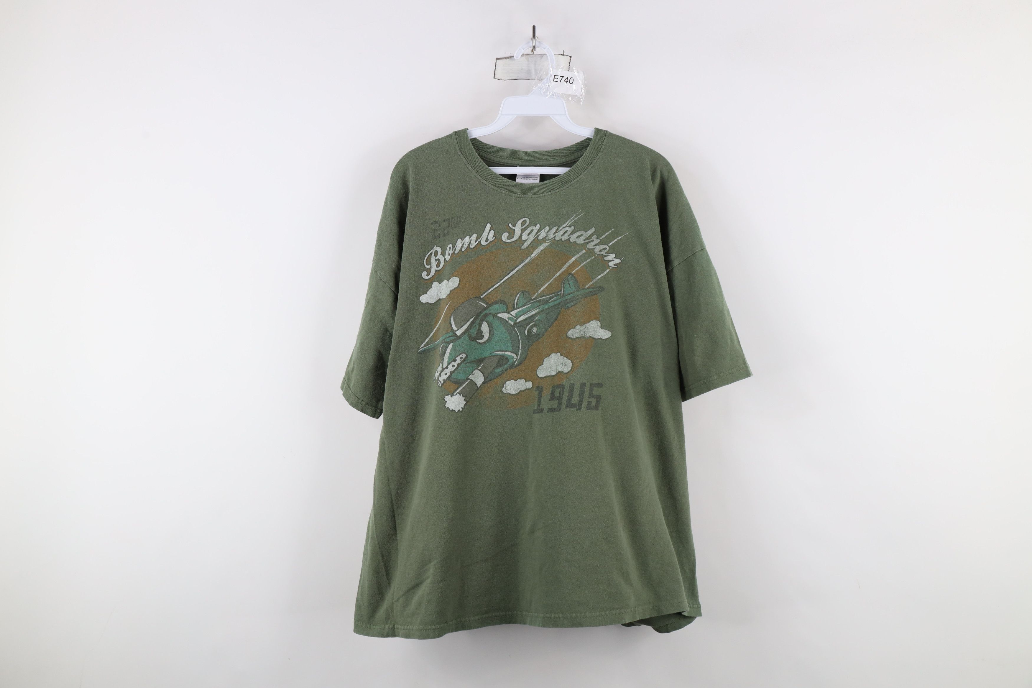 Vintage Vintage Y2K Streetwear 22nd Bomb Squadron War II T-Shirt Size US XXL / EU 58 / 5 - 1 Thumbnail