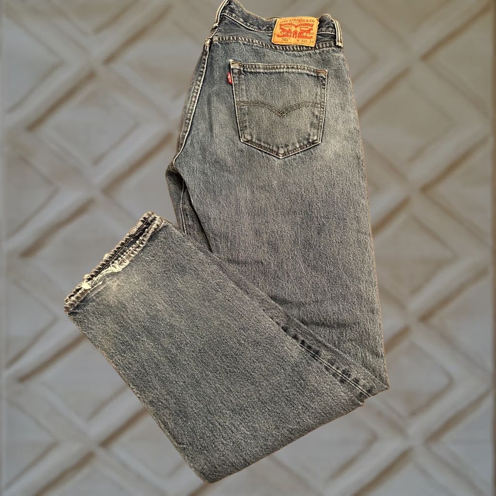 Levi's Levi's 501 Jeans Distressed Button Fly Mens 34X34 Denim Straight Classic Blue 5-Pocket Regular Fit Casual Vintage? Size US 34 / EU 50 - 1 Thumbnail