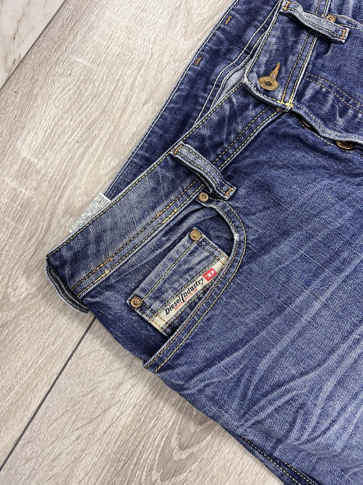 Diesel Diesel Vintage Faded Flared Y2K Jeans Size US 33 - 7 Thumbnail