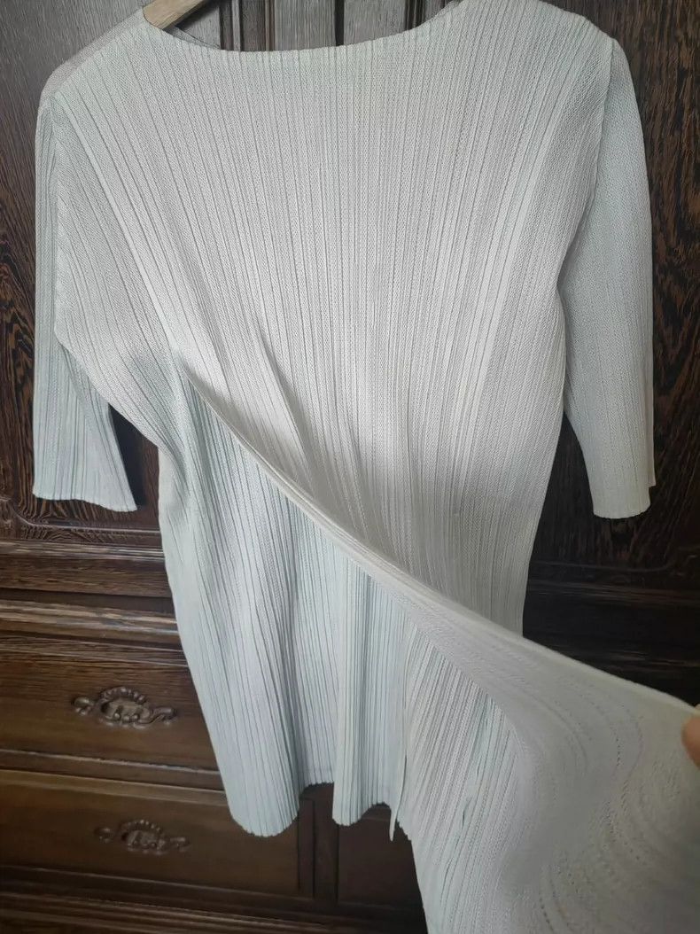 Issey Miyake Issey Miyake size:3 Fresh mint green pleated top Size M / US 6-8 / IT 42-44 - 2 Thumbnail