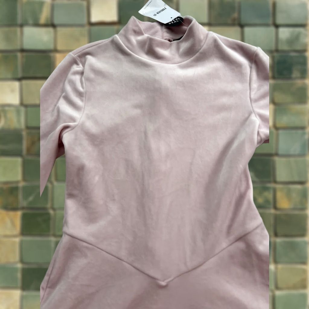 Forever 21 FOREVER 21 Light Pink Velvet Turtleneck Mini Dress Long Sleeve M NWT Women Size M / US 6-8 / IT 42-44 - 1 Thumbnail