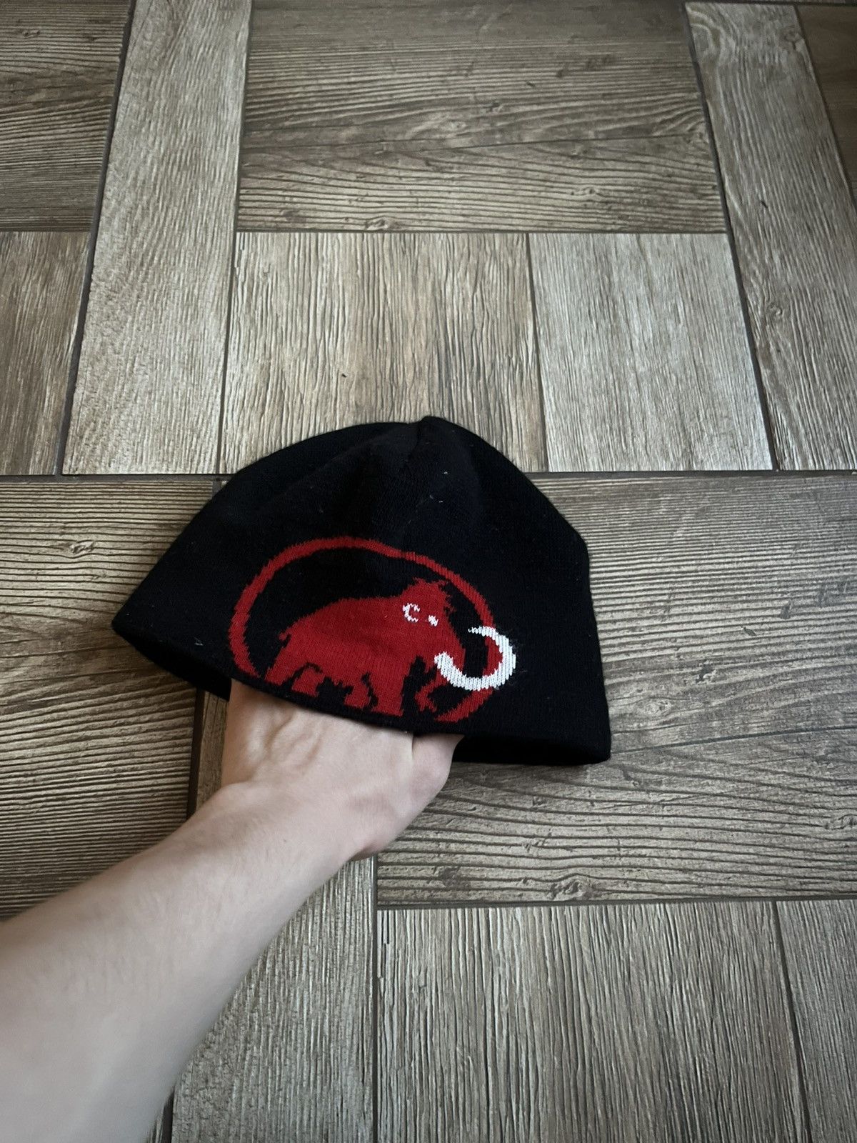 Mammut Mammut Classic Logo Beanie — Black/Red Size ONE SIZE - 2 Thumbnail
