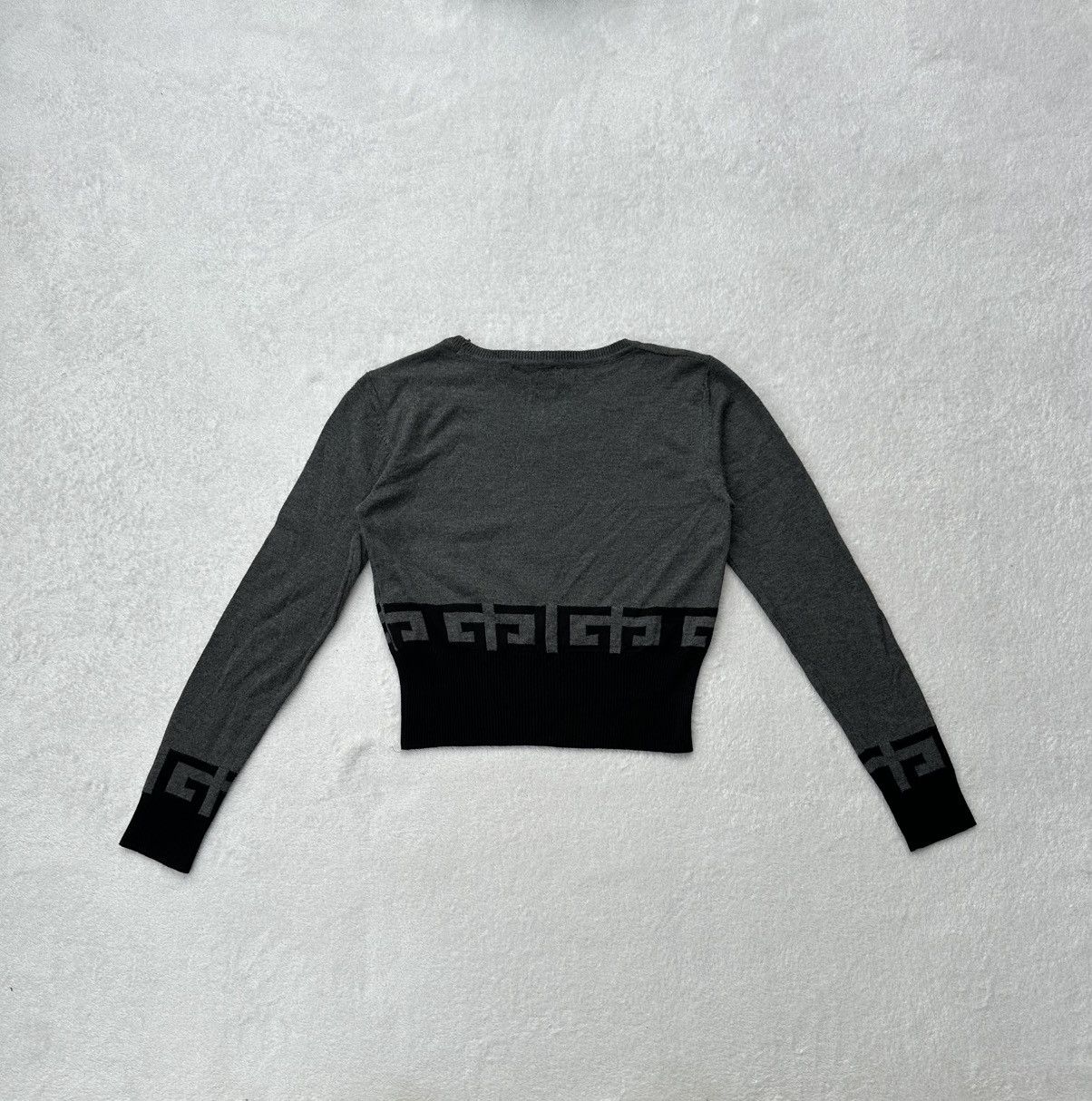 Givenchy Givenchy Rhinestone Logo Knit Crop Sweater - Size M Size M / US 6-8 / IT 42-44 - 10 Thumbnail