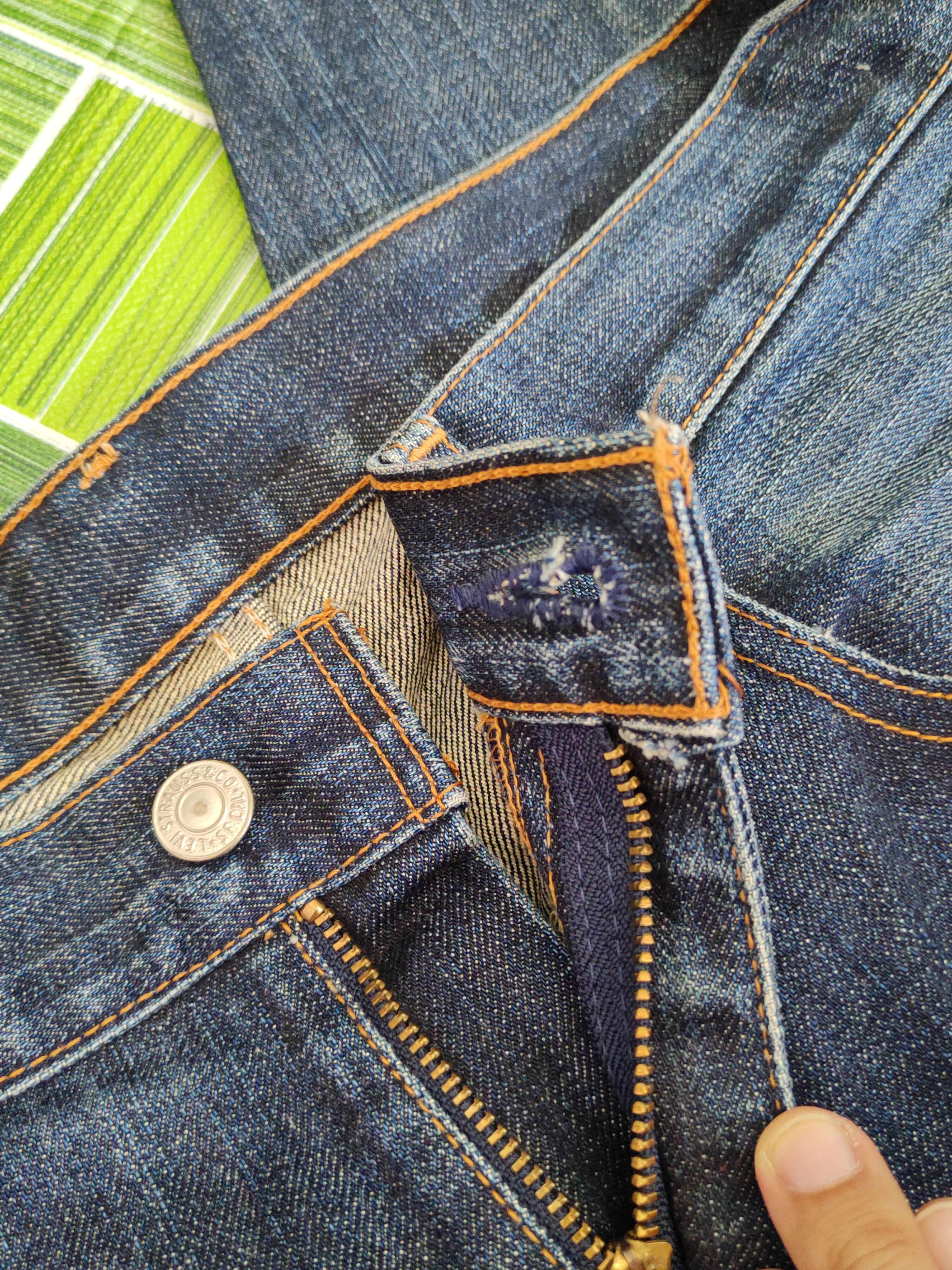 Levi's 569 Levi's vintage Dark Blue Distressed Ripped Jeans #S1828 Size US 31 - 15 Thumbnail