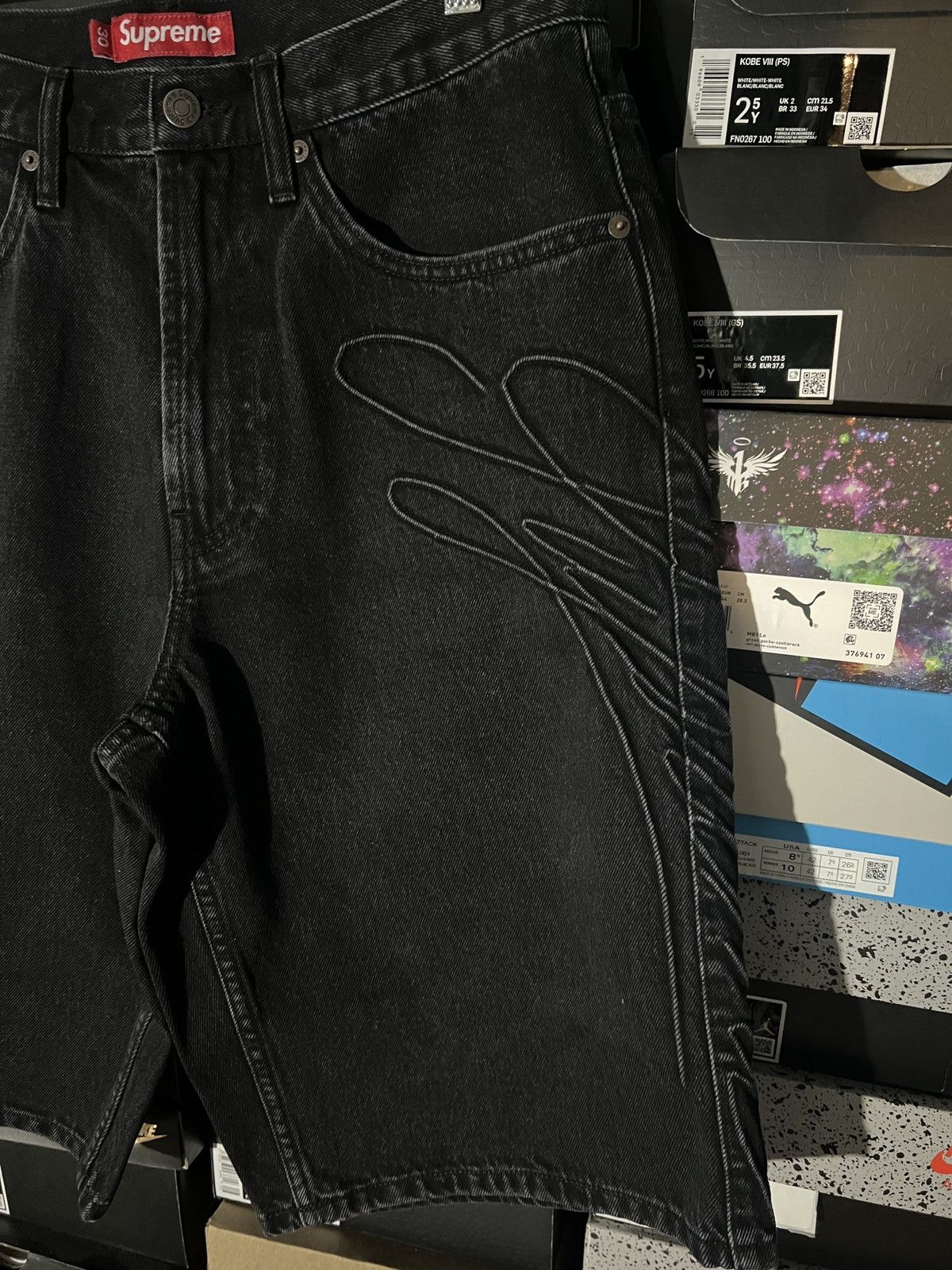 SUPREME SCRIPT BAGGY DENIM JEAN SHORTS