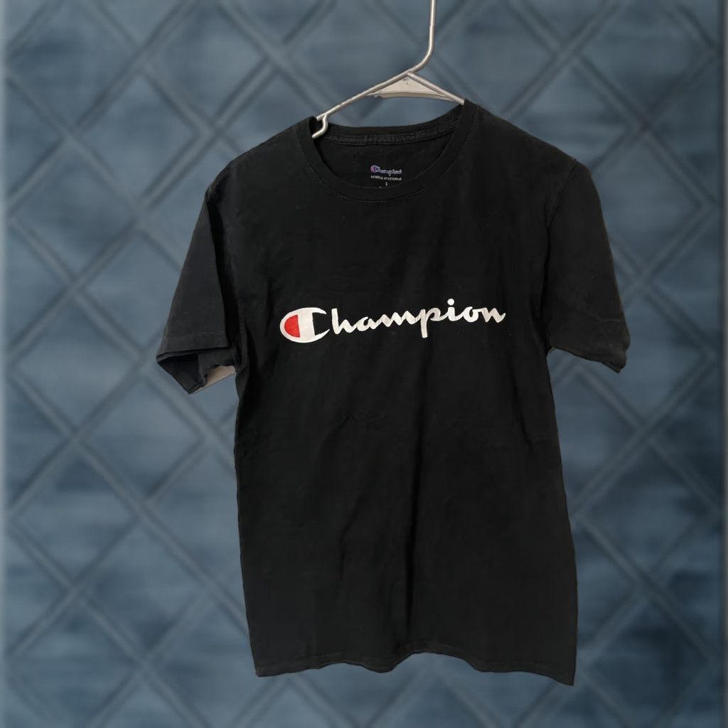 Champion VINTAGE Champion T-shirt Men Small Black logo Tee Short Sleeve Pullover Crew Size US S / EU 44-46 / 1 - 1 Thumbnail