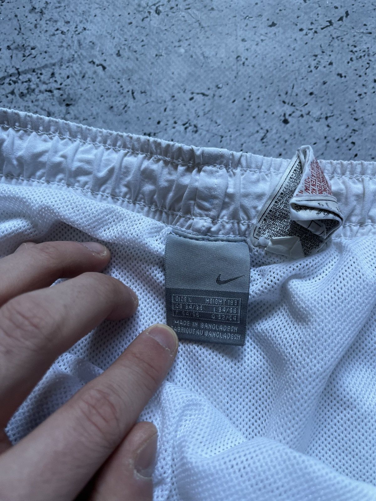 Nike Vintage Nike Drill Shorts White Nylon Mini Swoosh Y2K USA Size US 34 / EU 50 - 7 Thumbnail
