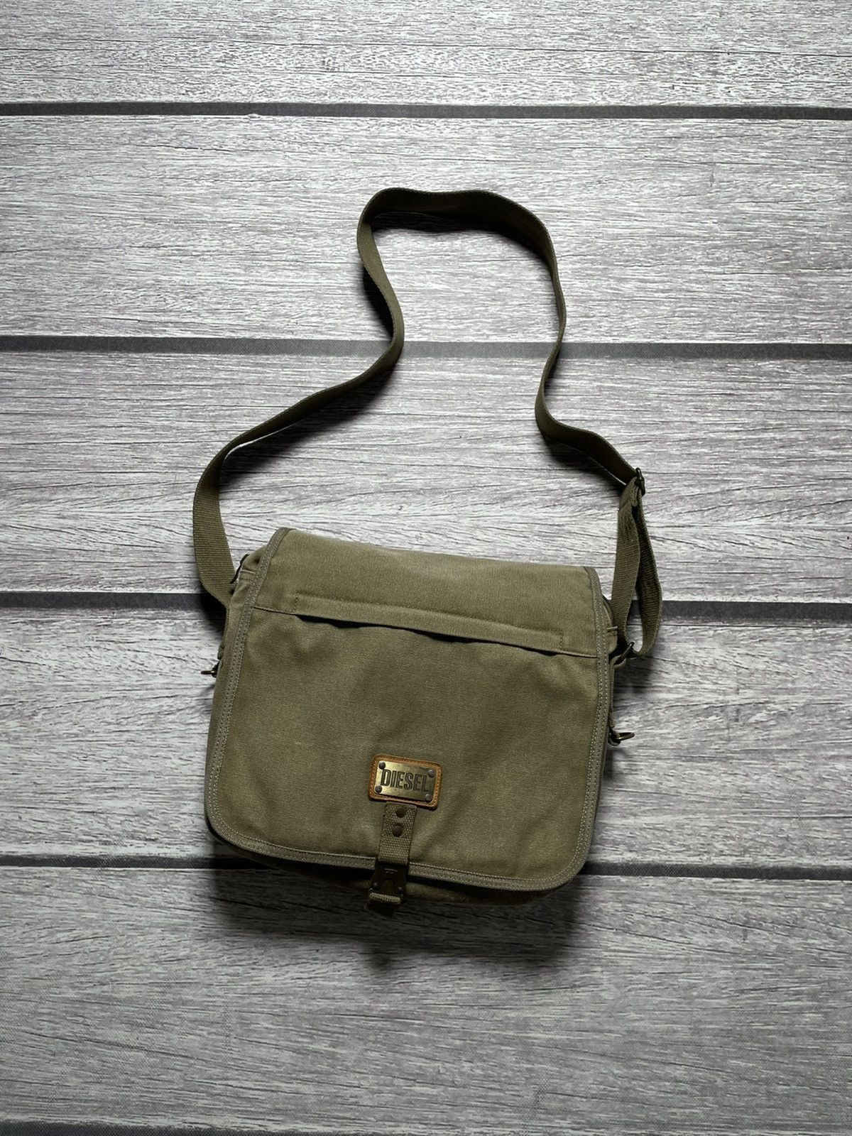 Diesel Diesel Vintage Canvas Archival Avant Garde Y2k Shoulder Bag Size ONE SIZE - 1 Thumbnail