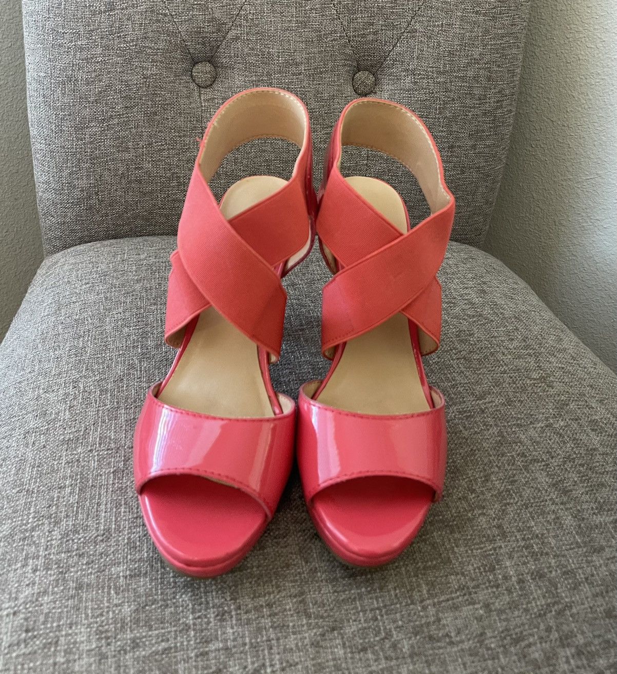 Designer Liz Claiborne size 7 heels. Gently used. Size US 7 / IT 37 - 1 Thumbnail