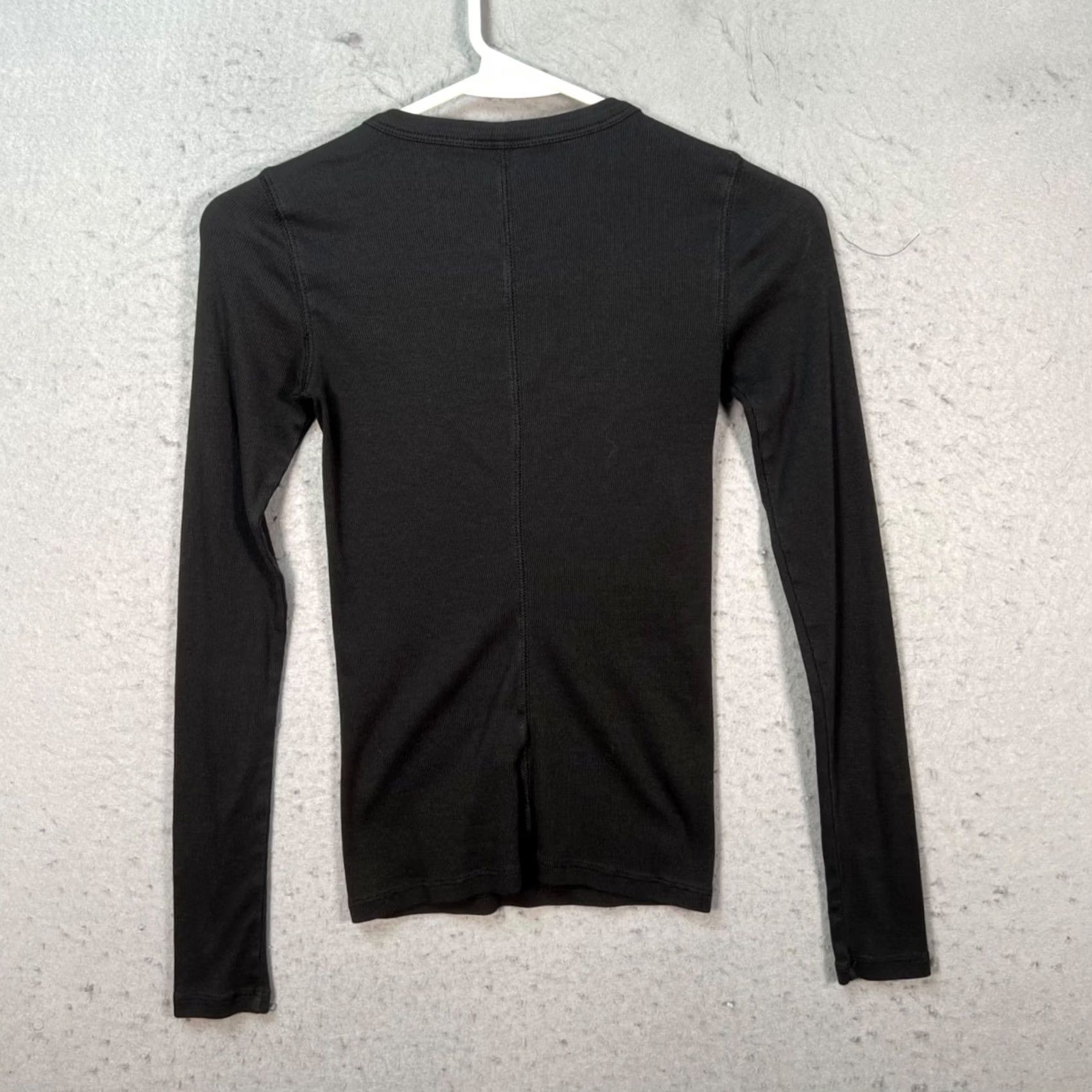 Everlane Everlane Womens XS Black Long Sleeve Henley Ribbed T Shirt Size XS / US 0-2 / IT 36-38 - 2 Thumbnail