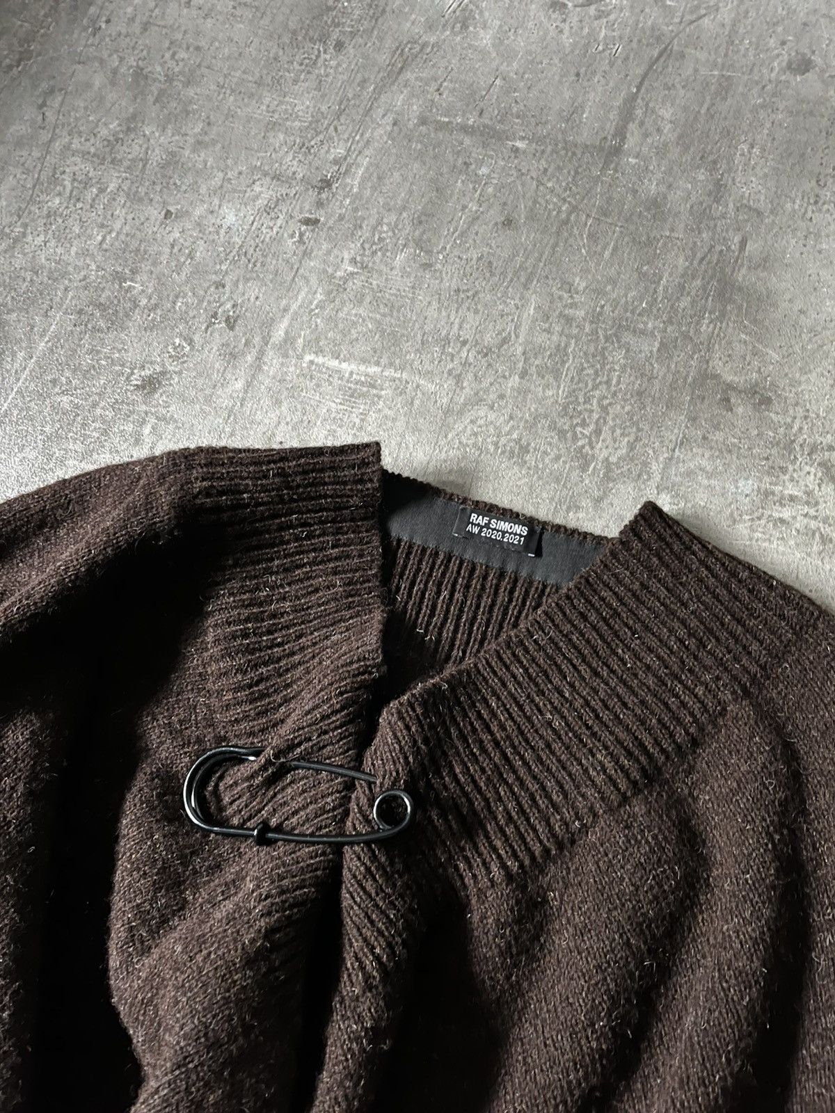 Raf Simons Raf Simons A/W 2020.2021 Pin wool brown sweater Size US L / EU 52-54 / 3 - 3 Thumbnail