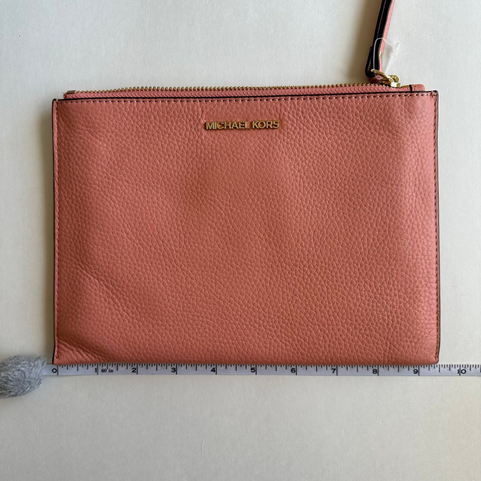 Michael Kors NWOT MICHAEL KORS Light Pink Leather Wristlet Clutch Size ONE SIZE - 1 Thumbnail