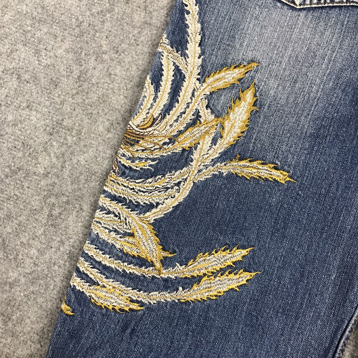 Japanese Brand JAPANESE BRAND EMBROIDERY GARUDA DENIM PANTS Size US 33 - 12 Thumbnail