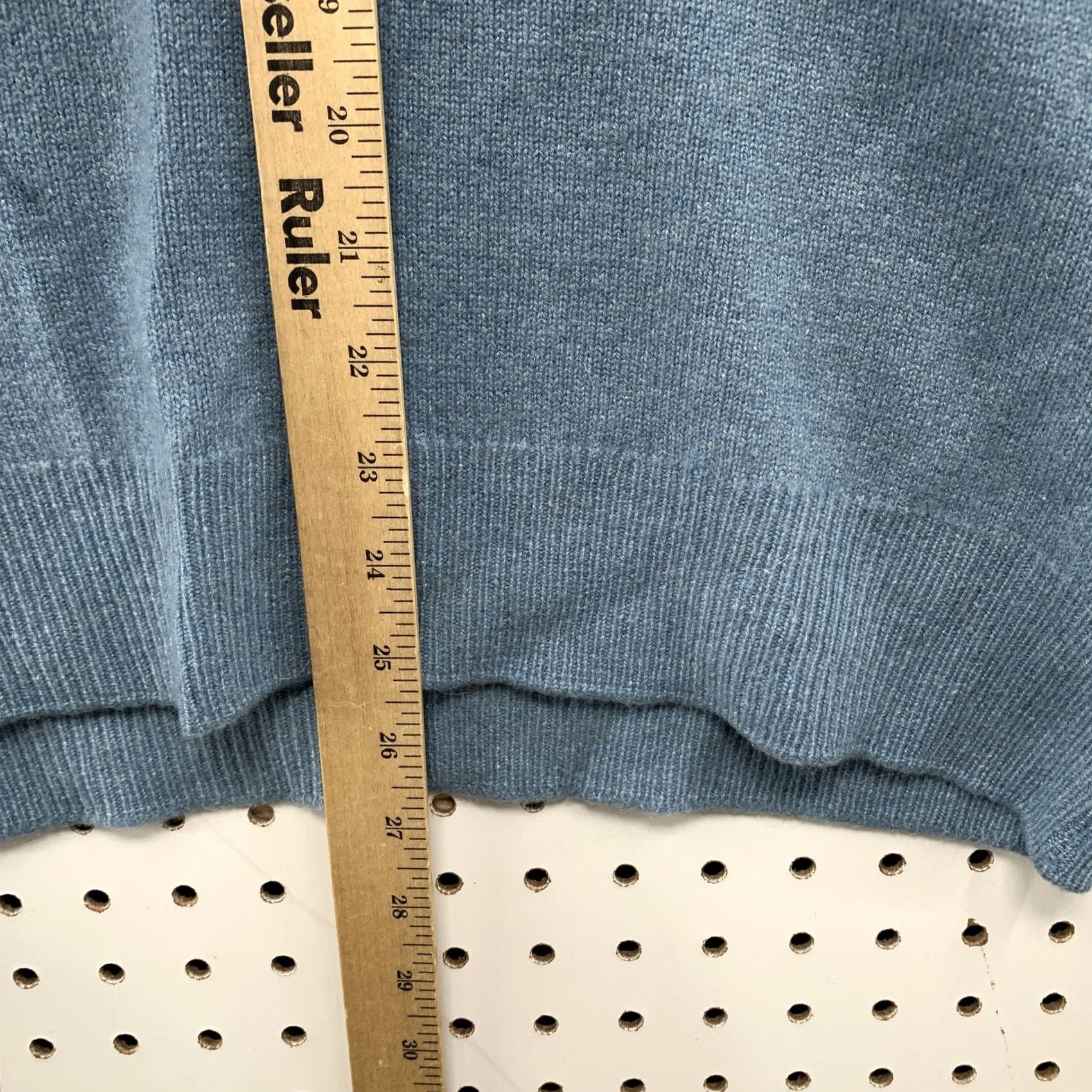 Abercrombie & Fitch Abercrombie & Fitch Sweater Shirt Blue 80s Wool V-Neck Pullover Vintage Large Mens Knit Pullover UK Scotland Size US L / EU 52-54 / 3 - 5 Thumbnail