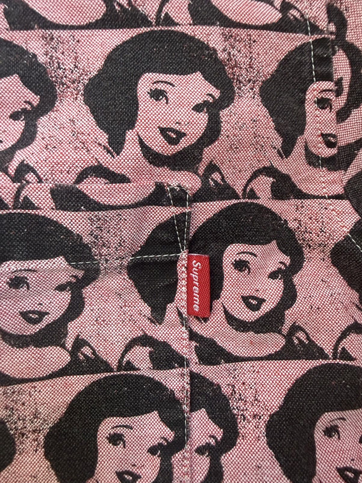 Disney × Supreme Supreme Snow White Size US M / EU 48-50 / 2 - 3 Thumbnail