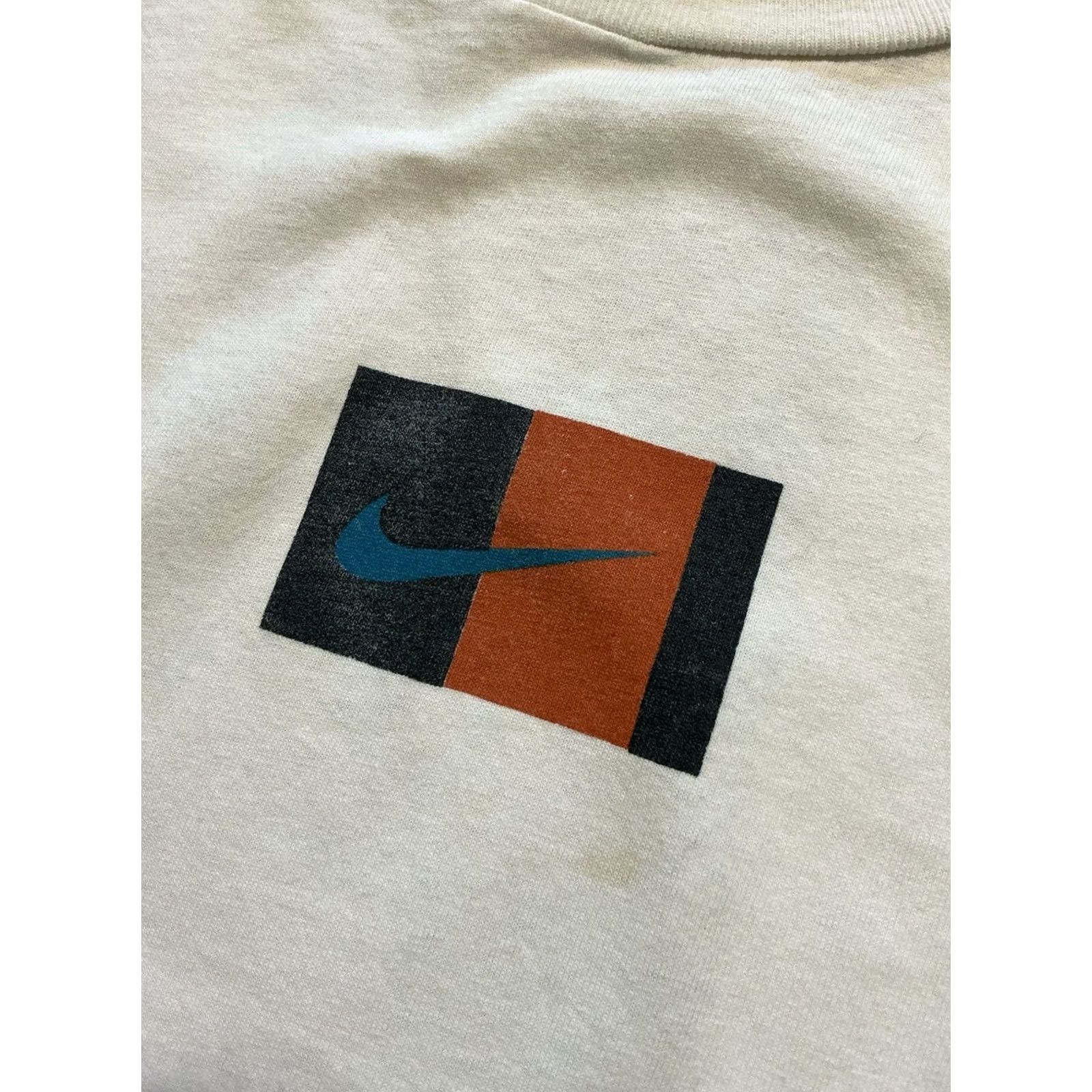 Nike VINTAGE Nike Box Logo Center Swoosh Check Logo Graphic White S/S T-Shirt XL Mens 90s Size US XL / EU 56 / 4 - 7 Thumbnail