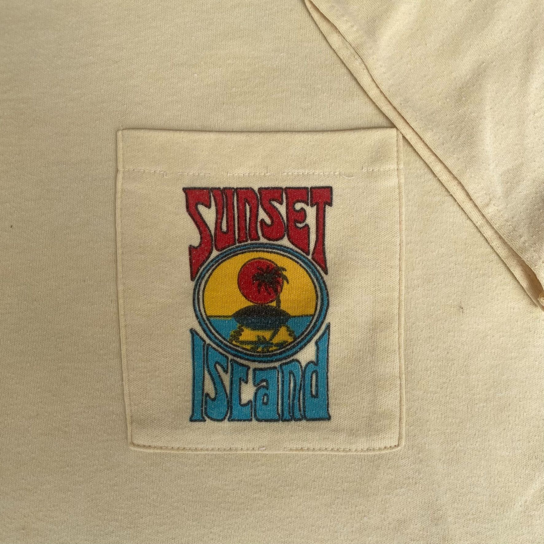 Vintage Vintage 80s Tropical Beach Shirt Surf Island Single Stitch T Size US S / EU 44-46 / 1 - 6 Thumbnail