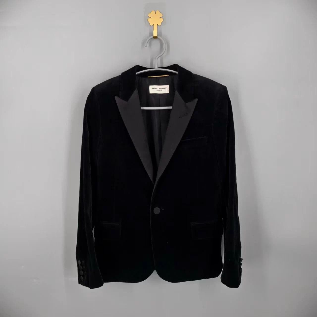 Saint Laurent Paris Saint Laurent Black Velvet Suit 34 99 Size XS / US 0-2 / IT 36-38 - 1 Thumbnail