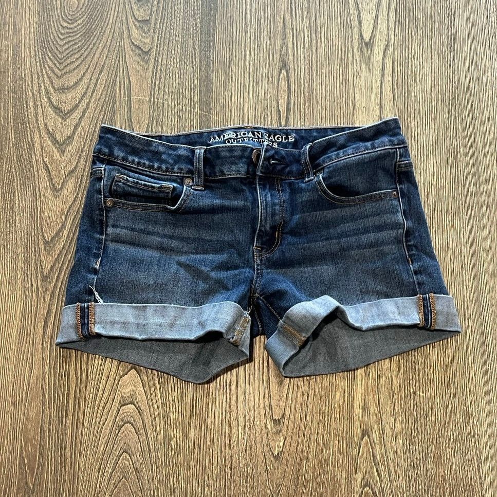 American Eagle Outfitters American Eagle Midi Shorts Mid Rise Denim Cuffed Hem Size 6 Size 28" / US 6 / IT 42 - 1 Thumbnail