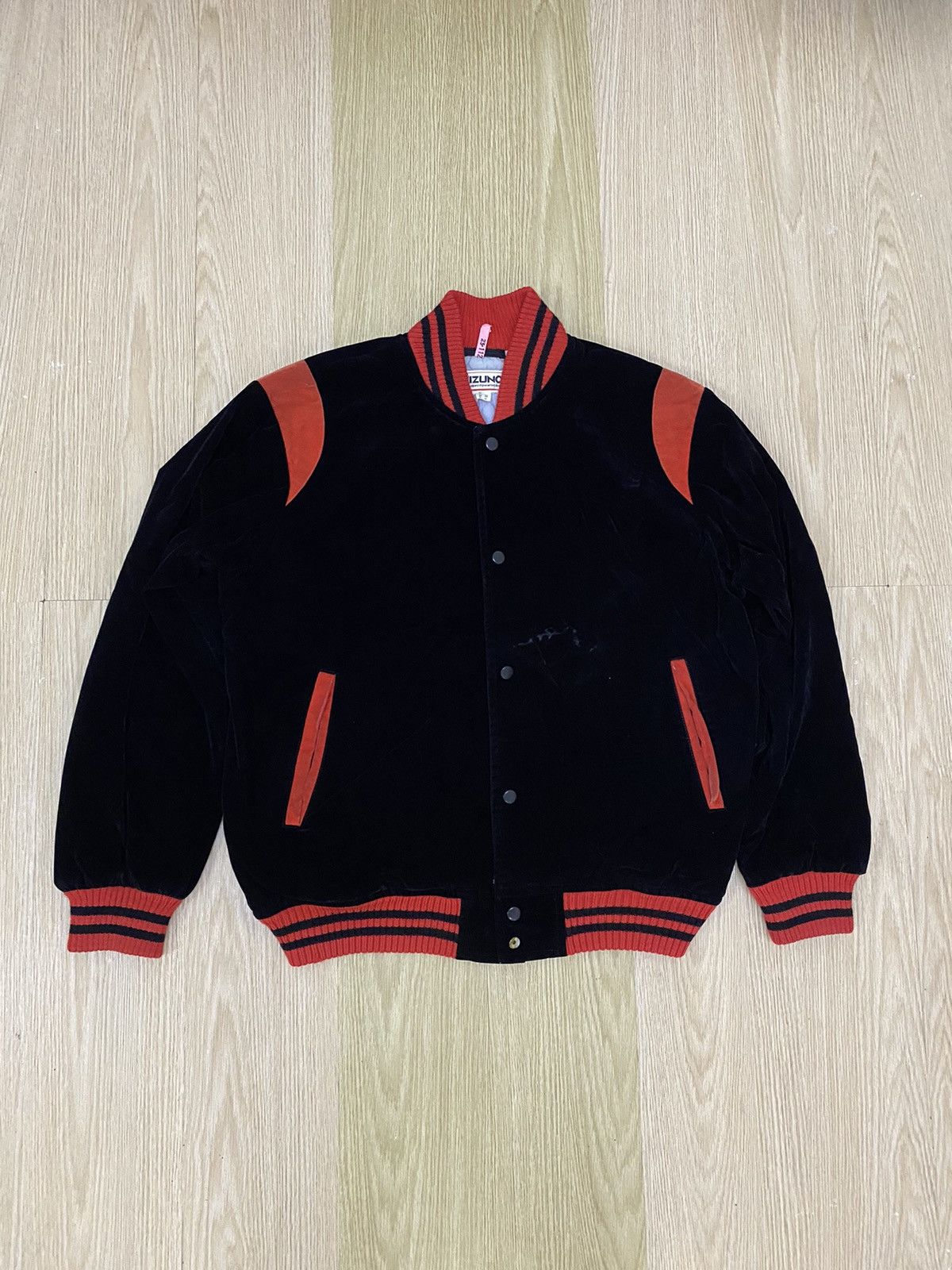 Mizuno × Vintage Vintage Mizuno Velvet Varsity Jacket Size US L / EU 52-54 / 3 - 1 Thumbnail